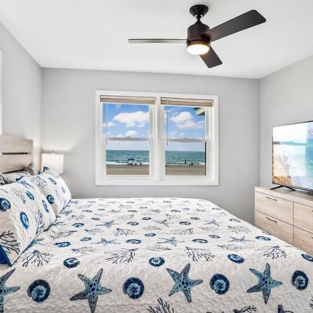 Villa Ocean Daze - Sleeps 22, Direct Oceanfront, Renovated May 2022 à Holden Beach Extérieur photo