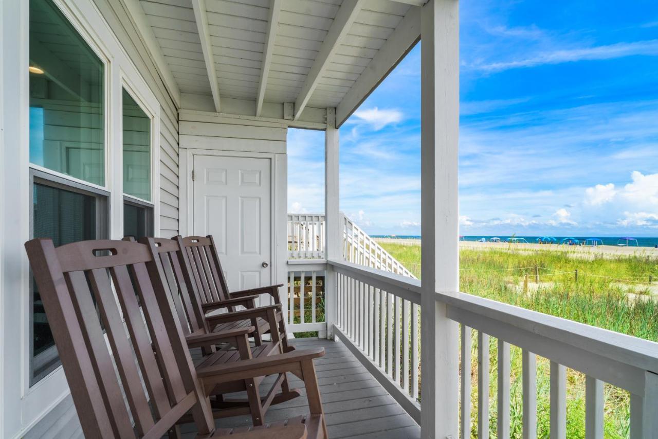 Villa Ocean Daze - Sleeps 22, Direct Oceanfront, Renovated May 2022 à Holden Beach Extérieur photo