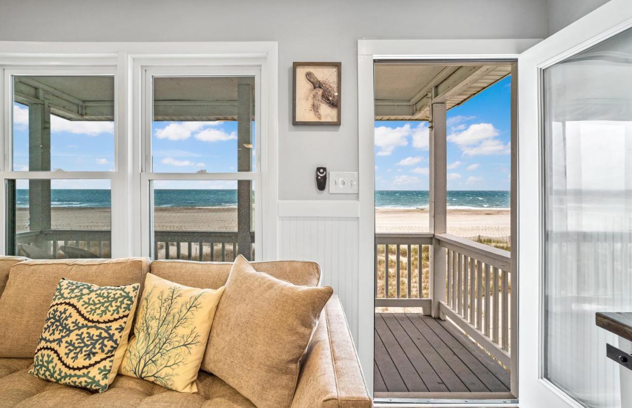 Villa Ocean Daze - Sleeps 22, Direct Oceanfront, Renovated May 2022 à Holden Beach Extérieur photo