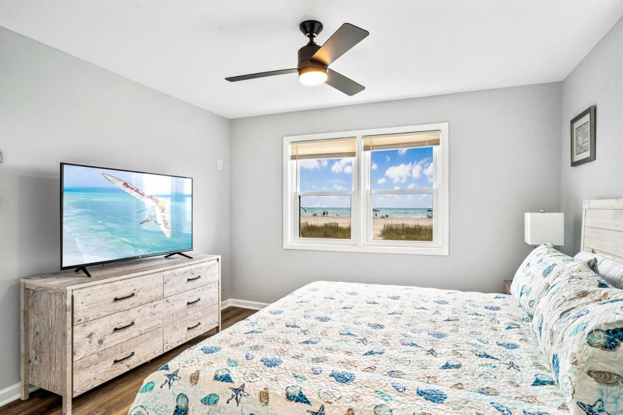 Villa Ocean Daze - Sleeps 22, Direct Oceanfront, Renovated May 2022 à Holden Beach Extérieur photo